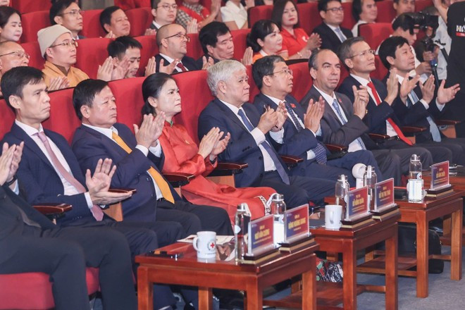 Delegates at the the “65 Years of Viet Nam–Cuba Solidarity” campaign's closing ceremony in Ha Noi on October 18. (Photo: dangcongsan.org.vn) Delegates at the the “65 Years of Viet Nam–Cuba Solidarity” campaign's closing ceremony in Ha Noi on October 18. (Photo: dangcongsan.org.vn)