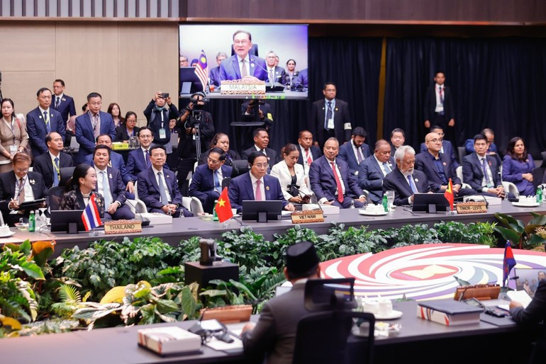 Prime Minister Phạm Minh Chinh leads the Vietnamese high-level delegation at the 46th ASEAN Summit. (Photo: NHAT BAC) thutuong-0982025.jpg