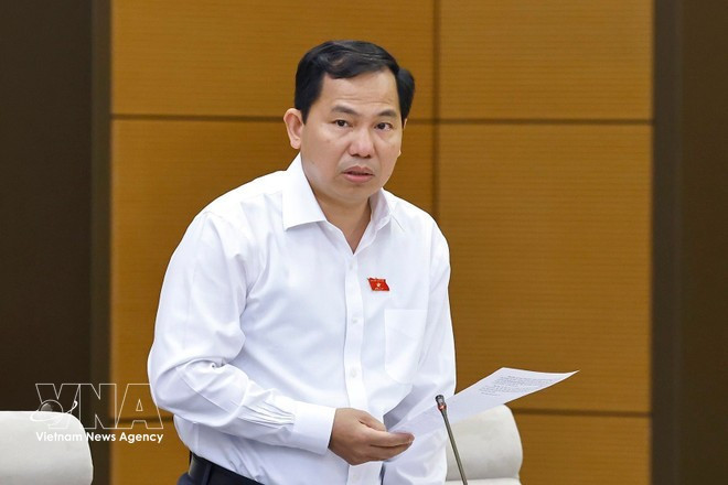NA Secretary General and Chairman of the NA Office Le Quang Manh speaks at the meeting. (Photo: VNA)