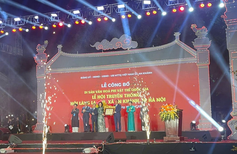 La Phu residents joyfully celebrated the recognition of their festival as National Intangible Cultural Heritage. La Phu residents joyfully celebrated the recognition of their festival as National Intangible Cultural Heritage.