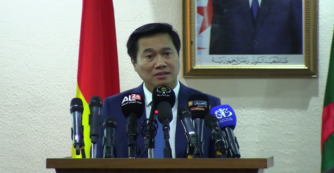 Vietnamese Deputy Minister of Construction Nguyen Tuong Van speaks at the meeting. (Photo: VNA)