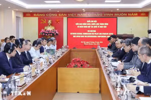 An overview of the meeting between Secretary of the Communist Party of Viet Nam Central Committee and head of its Commission for Policy and Strategy Nguyen Thanh Nghi Maeda Tadashi, Managing Director and Chairman of the Board of Directors of JBIC and a delegation of Japanese businesses (Photo: VNA) 