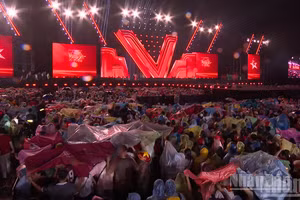 The rain failed to dampen the enthusiasm of tens of thousands of people gathered on the night of August 23.