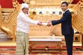 Vietnamese Ambassador to Myanmar Nguyen Anh Duc presents his credentials to Myanmar President Min Aung Hlaing. (Photo: Vietnamese Embassy in Myanmar)