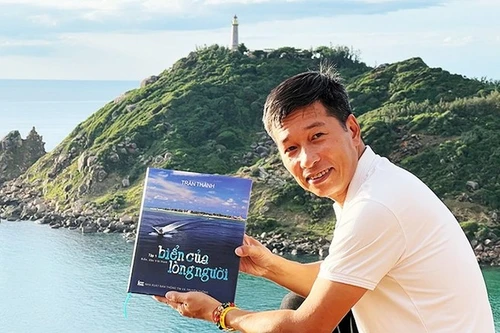 Engineer-photographer Tran Thanh and his photo book 'The Sea of the Human Heart'