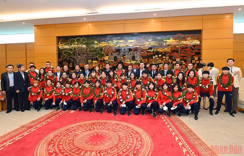 Homecoming ceremony for women’s football squad after historic World Cup ticket ảnh 8