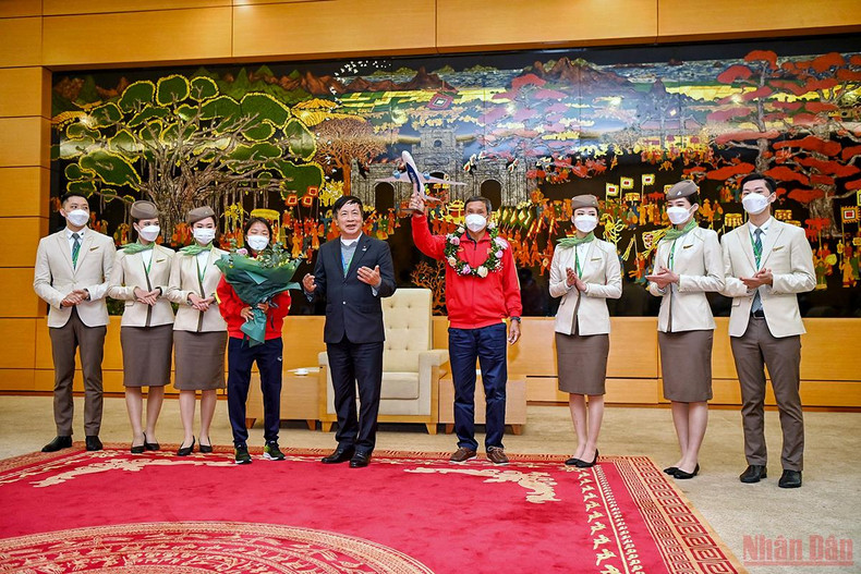 Homecoming ceremony for women’s football squad after historic World Cup ticket ảnh 9 Homecoming ceremony for women’s football squad after historic World Cup ticket ảnh 9