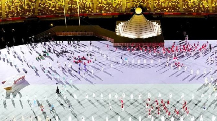 Tokyo Olympic Games 2020 opens with dazzling fireworks display ảnh 12