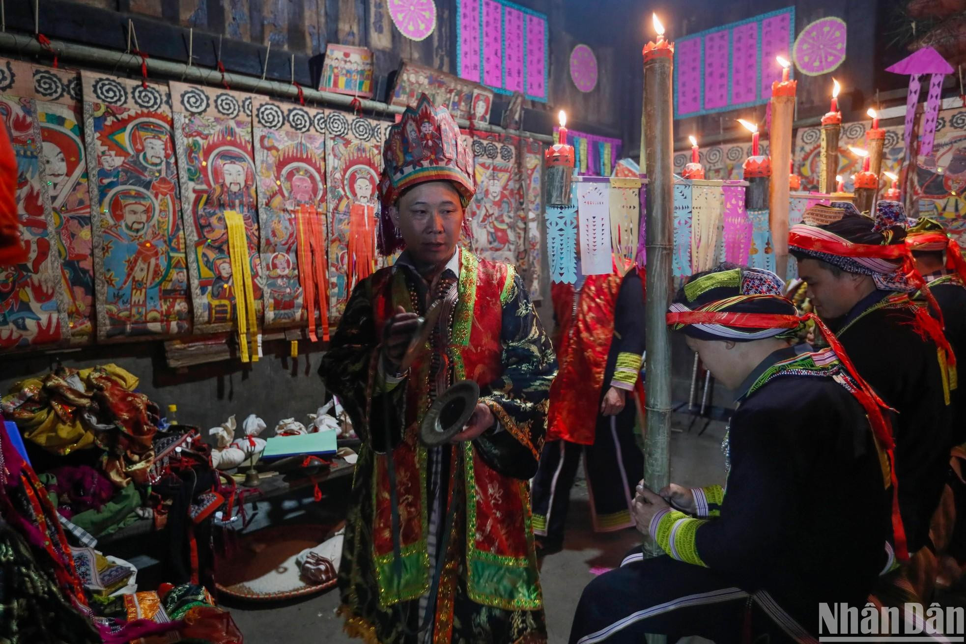The “Cap Sac” rite of the Dao ethnic minority group has been recognised as part of the national intangible cultural heritage. The “Cap Sac” rite of the Dao ethnic minority group has been recognised as part of the national intangible cultural heritage.