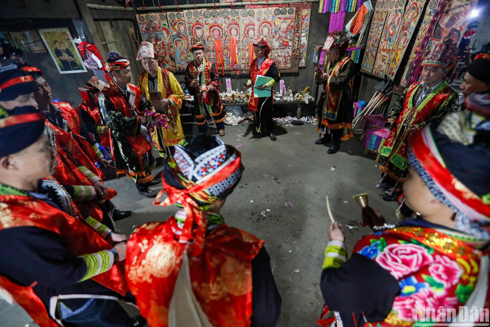 The shamans begin to perform the ceremony. The shamans begin to perform the ceremony.