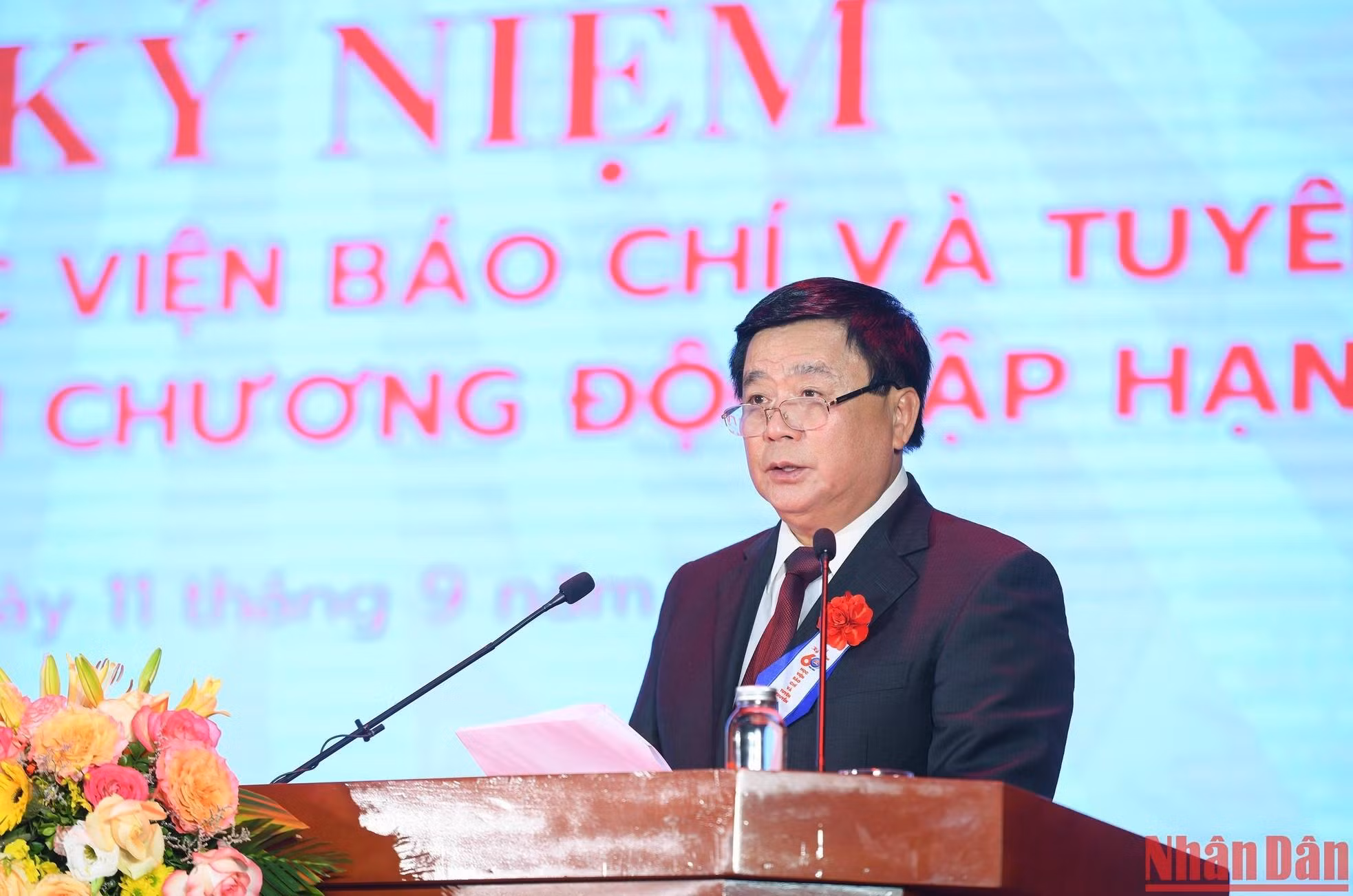 Politburo member Nguyen Xuan Thang emphasised that the academy should be more aware of the urgent requirements to innovate and improve the quality of undergraduate and graduate training while taking more specific steps to realise the vision and development goals.