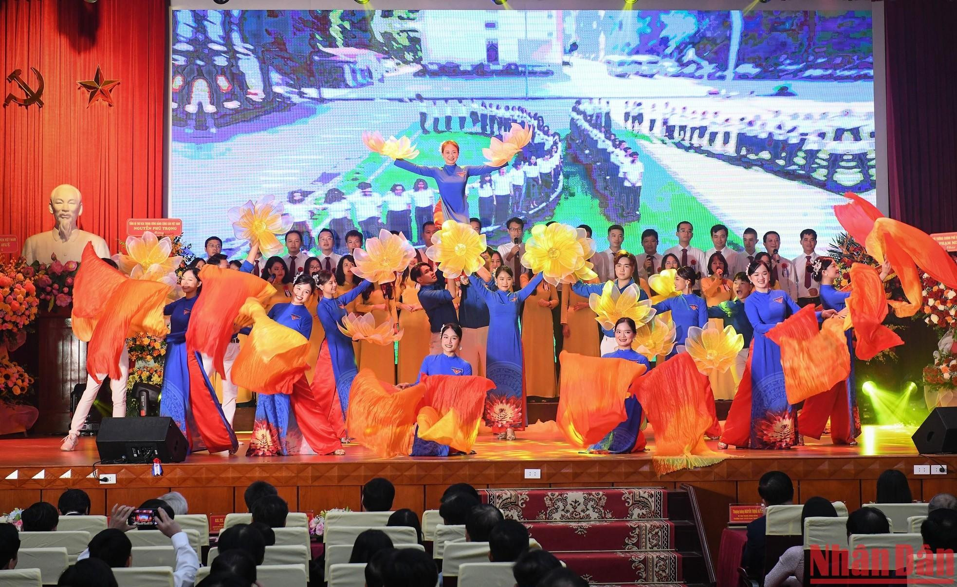 An art performance at the ceremony
