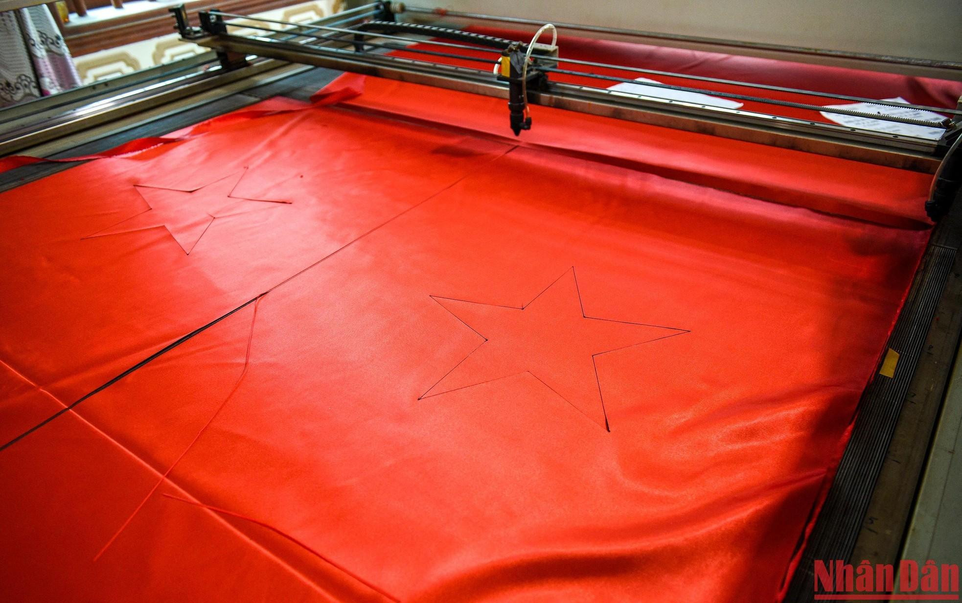 Today, most large-scale household producers in Tu Van are using modern machines to provide greater precision, speed and sharpness.. Today, most large-scale household producers in Tu Van are using modern machines to provide greater precision, speed and sharpness..