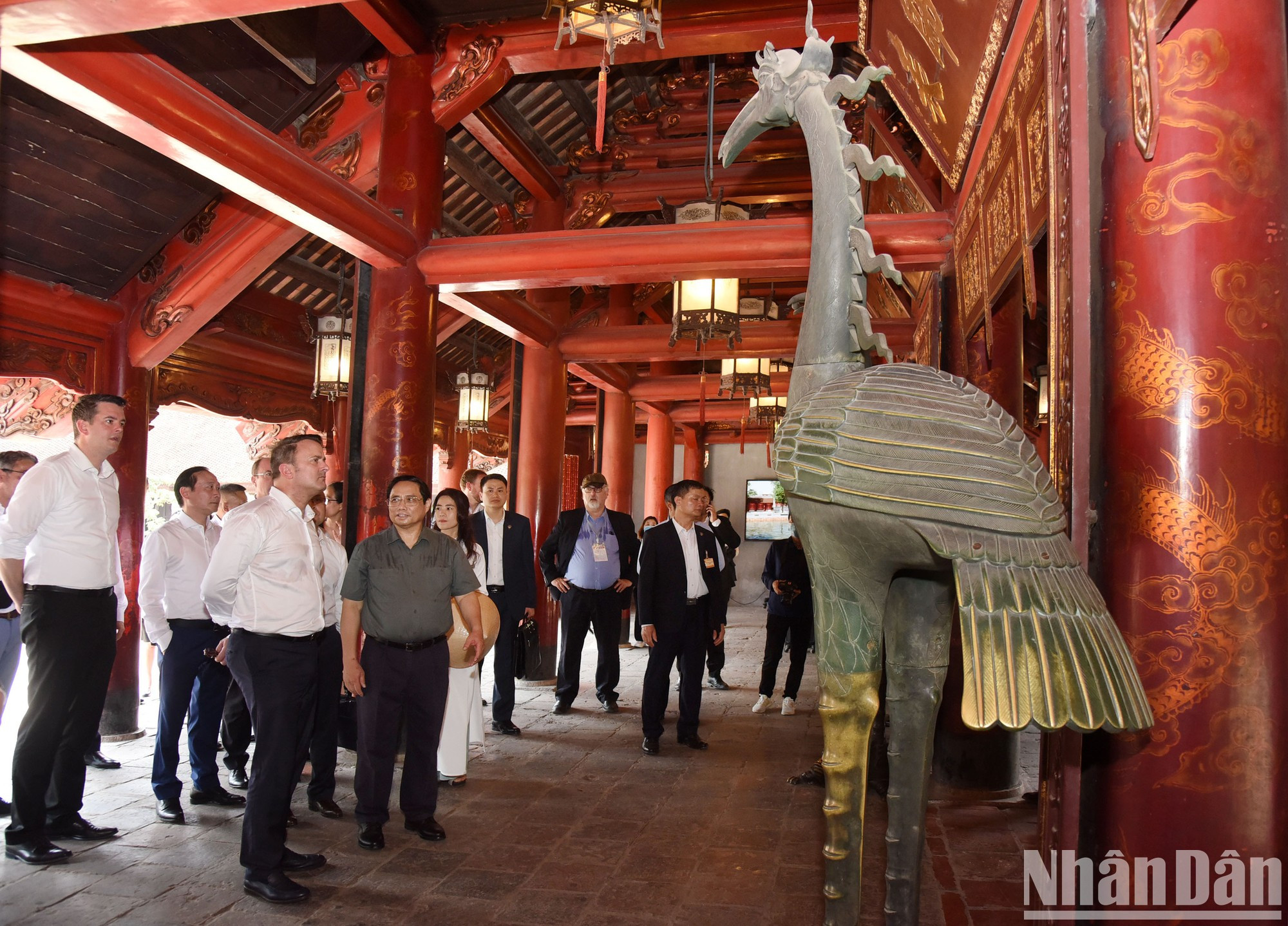 PM Bettel expresses his admiration for Vietnam's culture in general and education in particular, in which the Temple of Literature has preserved and honour unique values of Vietnamese culture.