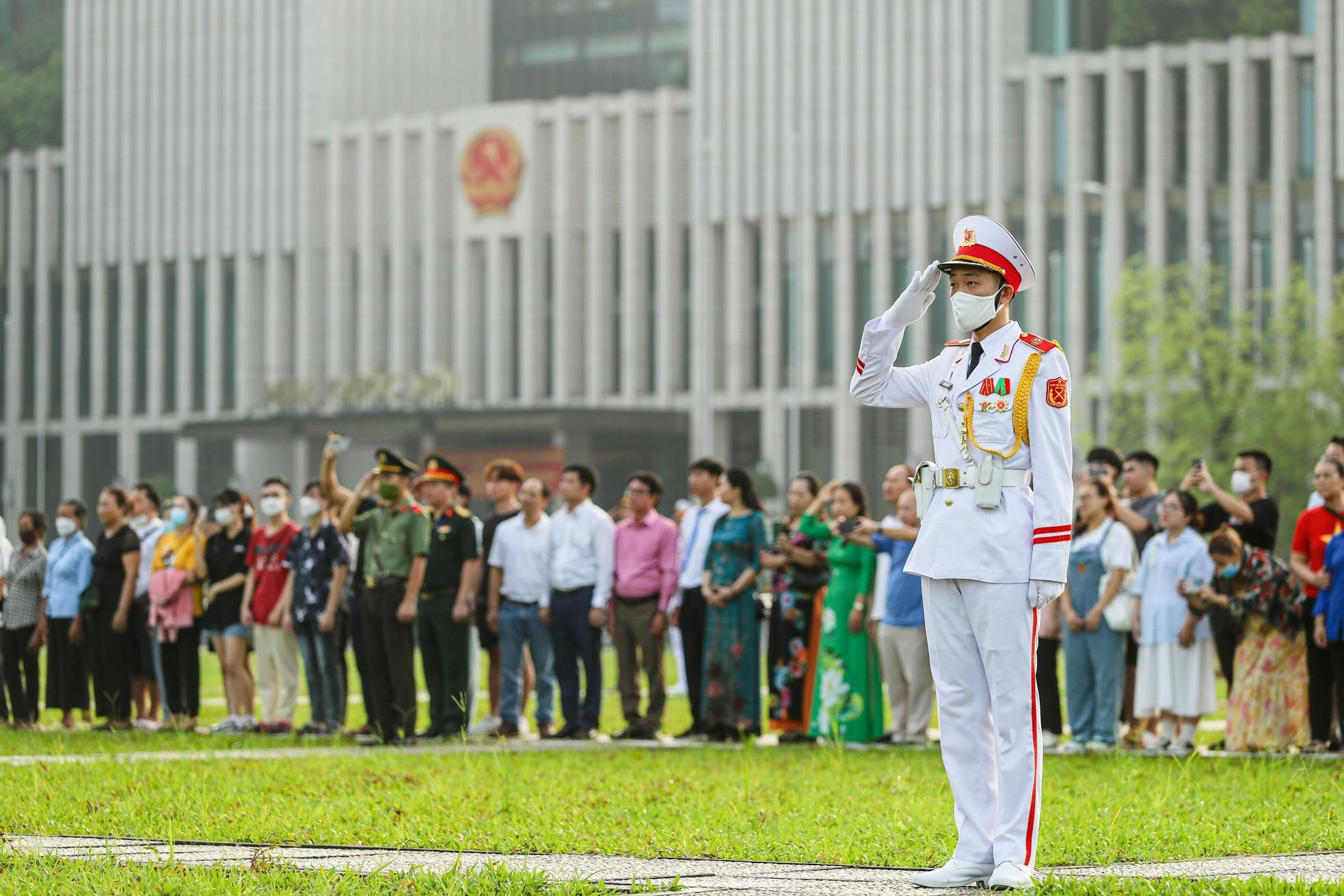 The national flag flying ceremony to celebrate National Day (September 2) evokes a feeling of pride in everyone.