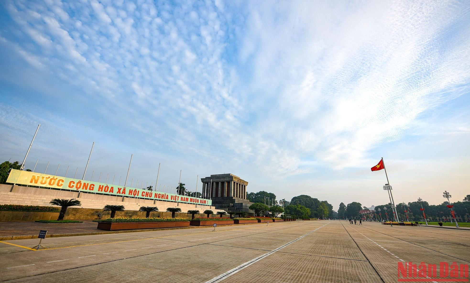 The national flag-hoisting ceremony at the historical Ba Dinh Square, reminding the Vietnamese people of the sacrifices of previous generations for national independence and peace as well as inspiring patriotism and national pride among them.