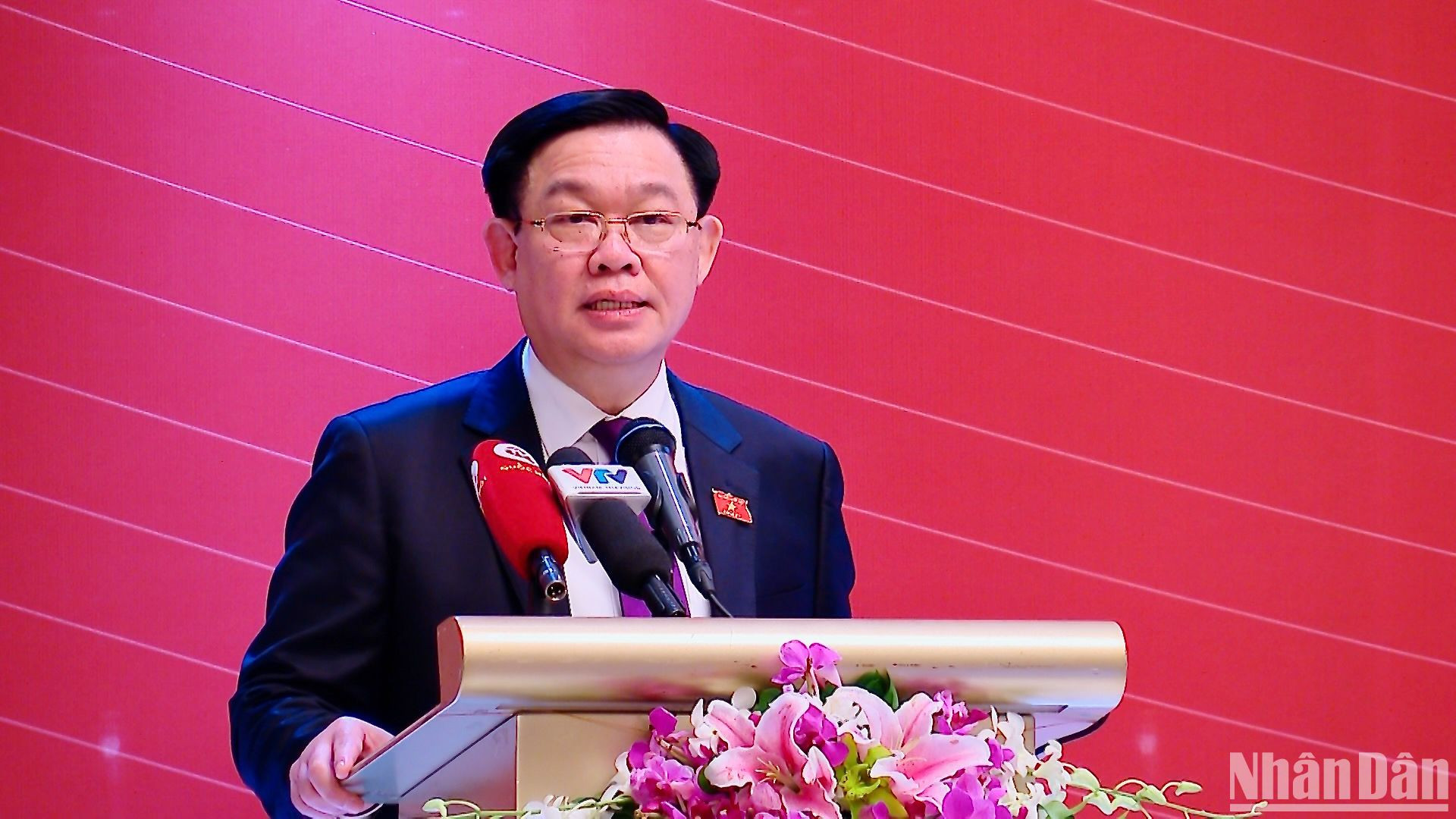 National Assembly Chairman Vuong Dinh Hue speaks at the forum. (Photo: Chien Thang) National Assembly Chairman Vuong Dinh Hue speaks at the forum. (Photo: Chien Thang)
