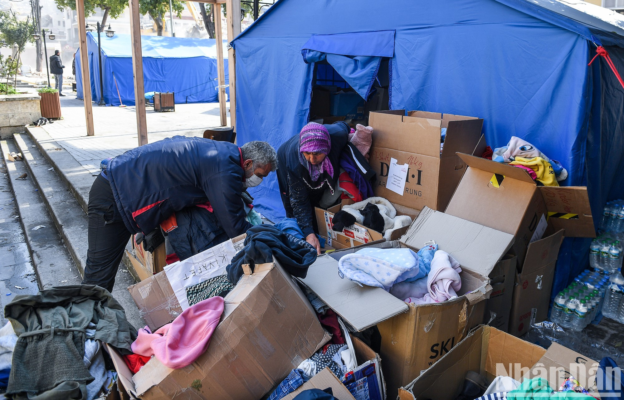Food, clothing and necessities, which are delivered to the city hour by hour from aid organisations and benefactors, are enough to take care of the lives of the Hatay people, during the reconstruction of the city. Food, clothing and necessities, which are delivered to the city hour by hour from aid organisations and benefactors, are enough to take care of the lives of the Hatay people, during the reconstruction of the city.