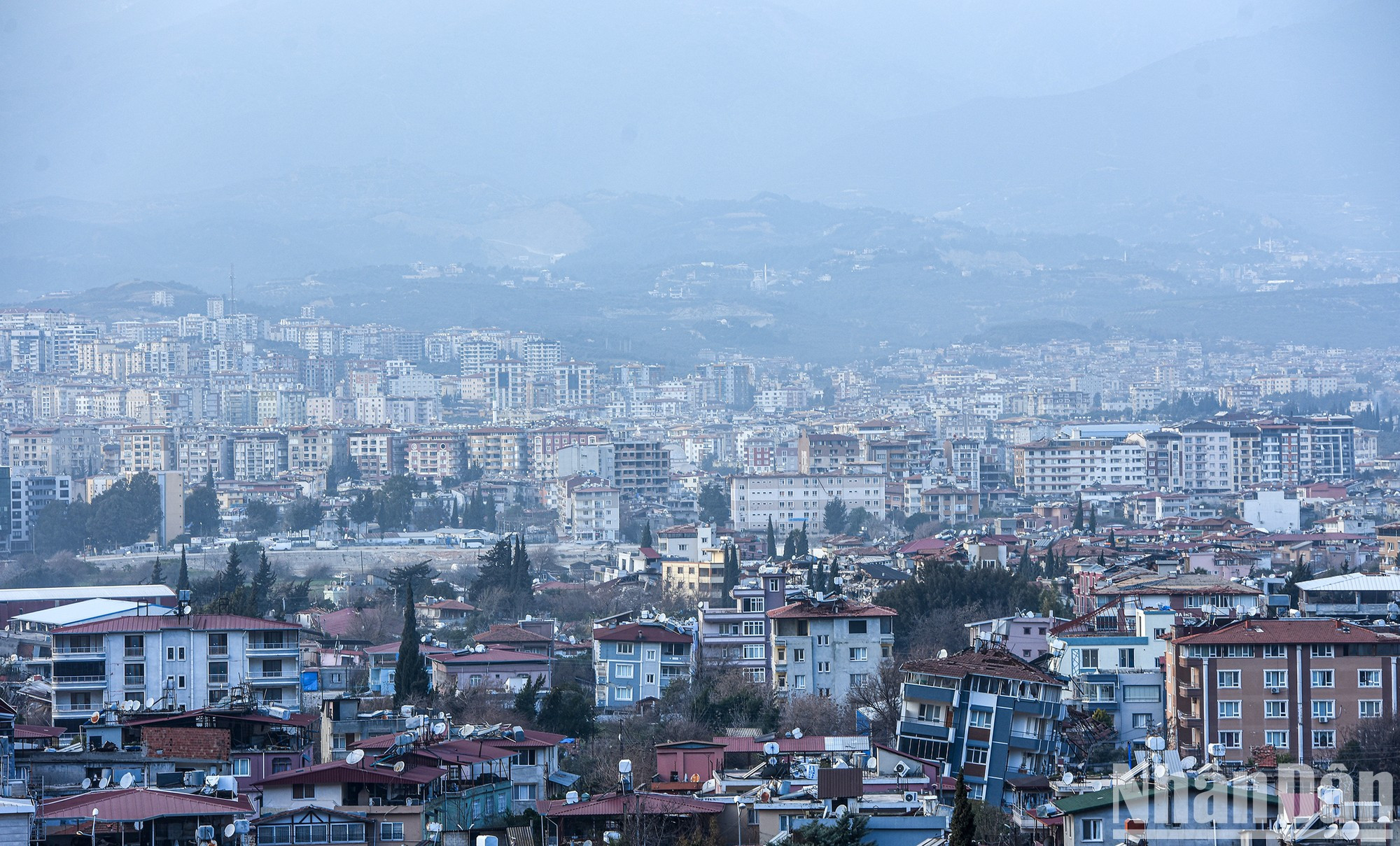Two weeks after the earthquake disaster, Hatay is peaceful again. However, traces of horrifying devastation are still evident. Two weeks after the earthquake disaster, Hatay is peaceful again. However, traces of horrifying devastation are still evident.