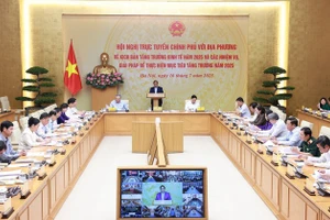 PM Pham Minh Chinh orders participants to find out ways to ensure economic expansion and strengthen national defence and security. (Photo: VNA)