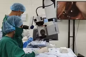 Phaco surgery at Ho Chi Minh City Eye Hospital.