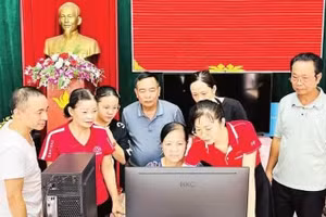 Training on inter-agency procedures at Residential Group No. 4, Trung Son Ward, Ninh Binh Province. (Photo: THAI HOA)