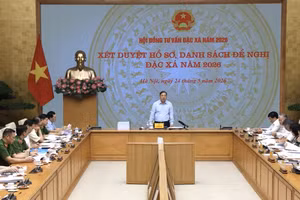 Standing Deputy Prime Minister Pham Gia Tuc speaks at the meeting of the 2026 Amnesty Advisory Council. (Photo: VNA)