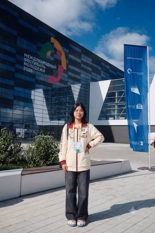 Le Ngoc Hai Anh, a student of class 11A4 at the Foreign Language Specialised School under Viet Nam National University, Ha Noi, attends WYF 2026 for the first time. (Photo: Tuan Phong)