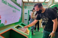 Consumers taking part in a source-separation waste challenge 