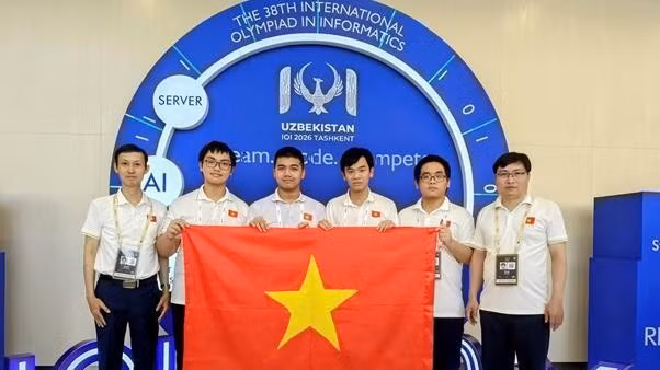 From left: team leader Do Phan Thuan; Nguyen Khanh Phuc; Nguyen Bui Duc Dung; Dang Huy Hau; Nguyen Huu Tuan; and deputy team leader Do Duc Dong.