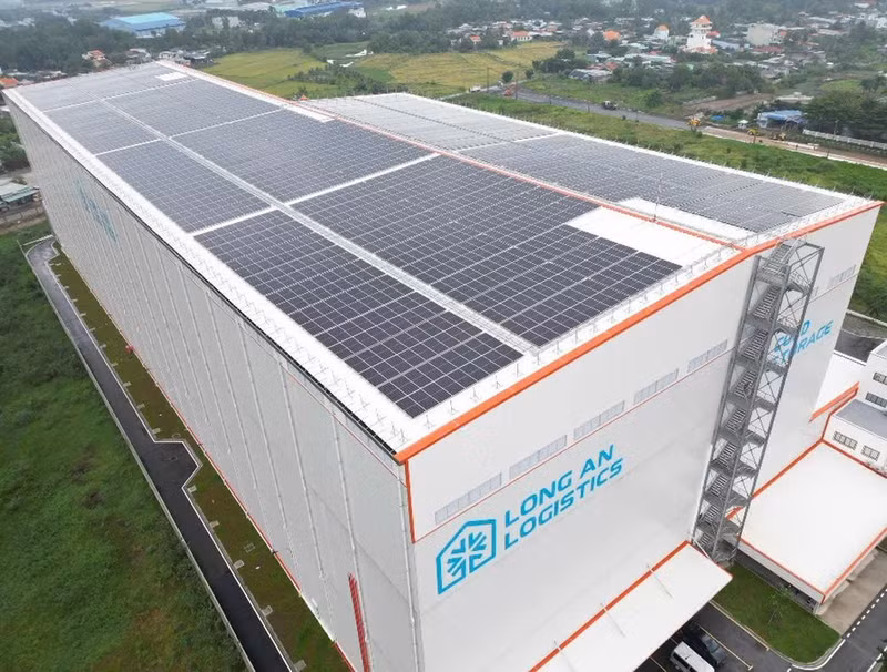 Rooftop solar power system at a logistics unit.