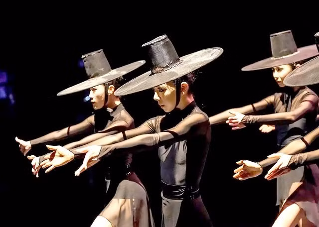 Inspired by the "gat", a traditional Korean hat, the ballet GAT reinterprets Korea’s distinctive aesthetic through ballet, a quintessential Western art form. (Photo courtesy of Yun Byul Ballet Company)