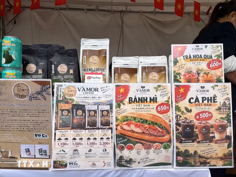 'Banh mi' and iced milk coffee are two favourites among many Japanese people who have lived in Viet Nam. (Photo: VNA)