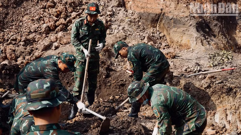 Personnel from the Ho Chi Minh City High Command carry out their duties. (Photo: nhandan.vn)
