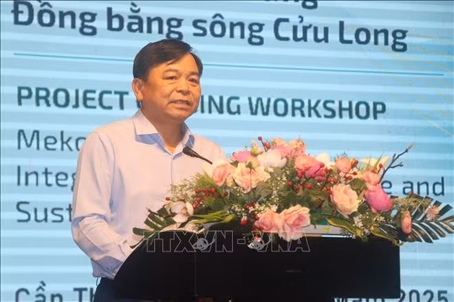 Deputy Minister of Agriculture and Environment Nguyen Hoang Hiep speaks at the workshop (Photo: VNA)