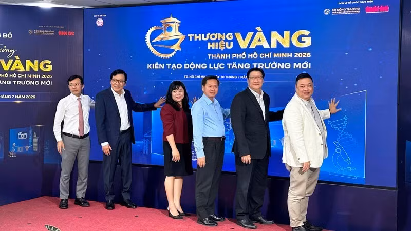 Delegates perform the launch ceremony for the Ho Chi Minh City Golden Brand Awards 2026.