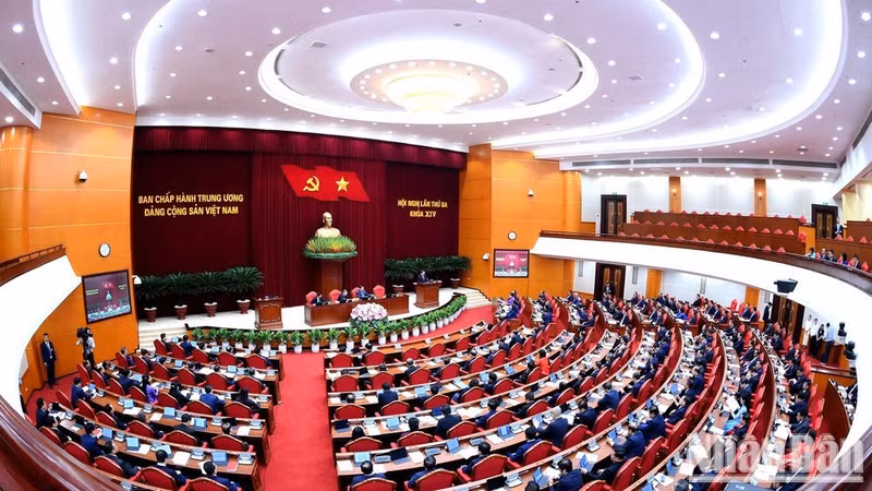 At the opening of the 14th Party Central Committee’s third plenum (Photo: nhandan.vn)