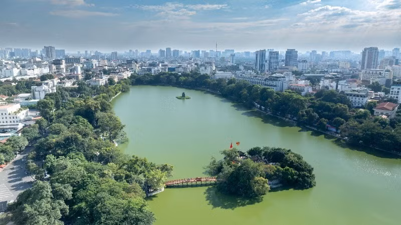 Hoan Kiem Lake in Ha Noi. (Photo: DANG QUANG)