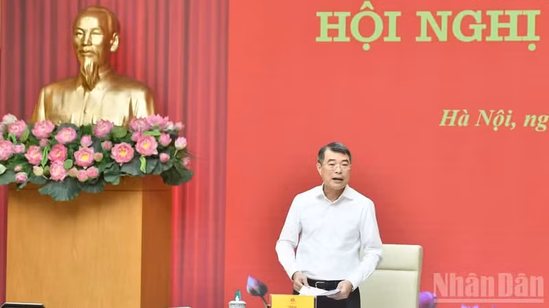 Secretary of the Government Party Committee and Prime Minister Le Minh Hung chairs the first meeting of the Government Party Committee for the 2025-2030 term on June 3. (Photo: nhandan.vn)