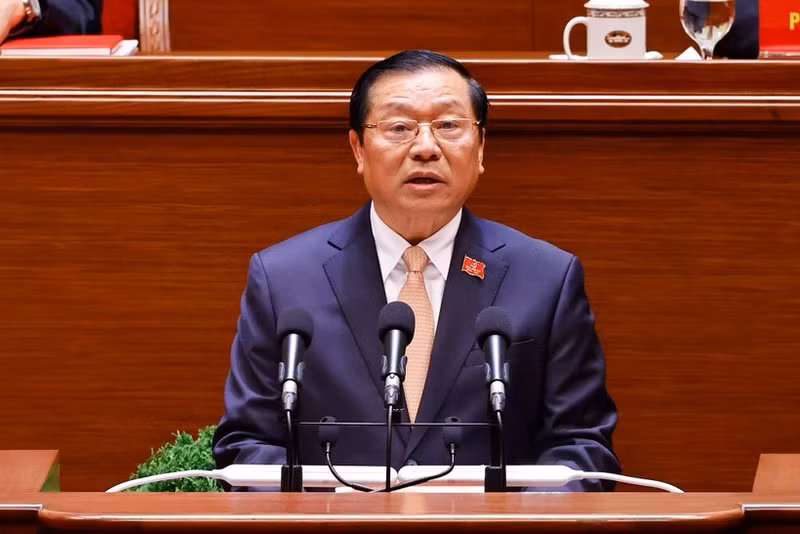 Standing Vice Chairman of the Party Central Committee's Commission for Communication - Education and Mass Mobilisation Lai Xuan Mon delivers the report. (Photo: VNA)