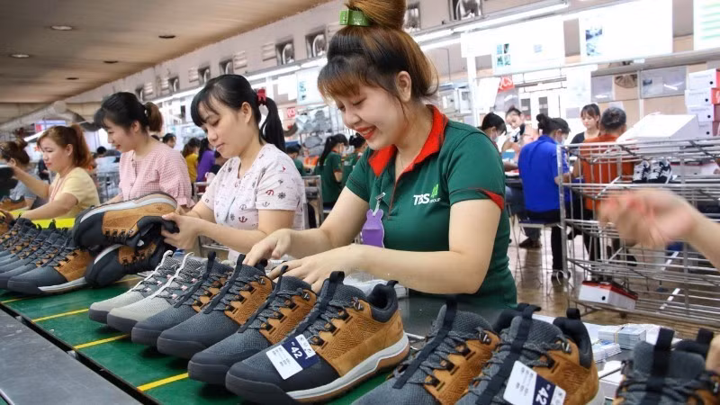 Shoe production at a TBS Group factory in Binh Duong Ward. (Photo: THE ANH)