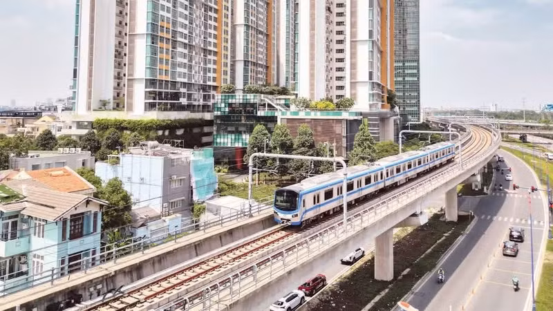 Metro Line No. 1 Ben Thanh-Suoi Tien has been in operation since December 2024, with operating capacity exceeding its design capacity. (Photo: THE ANH)