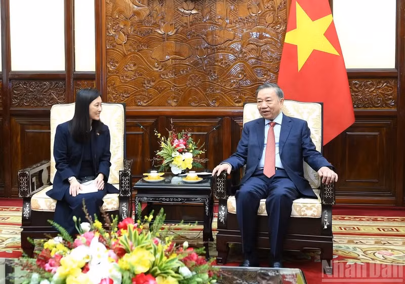 Party General Secretary and President To Lam receives US Ambassador Jennifer Wicks McNamara at the Presidential Palace on the afternoon of July 6, 2026. (Photo: nhandan.vn)