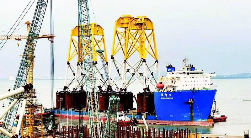 Fabrication of offshore wind power foundations at PTSC Port in Vung Tau. (Photo: HOANG ANH)