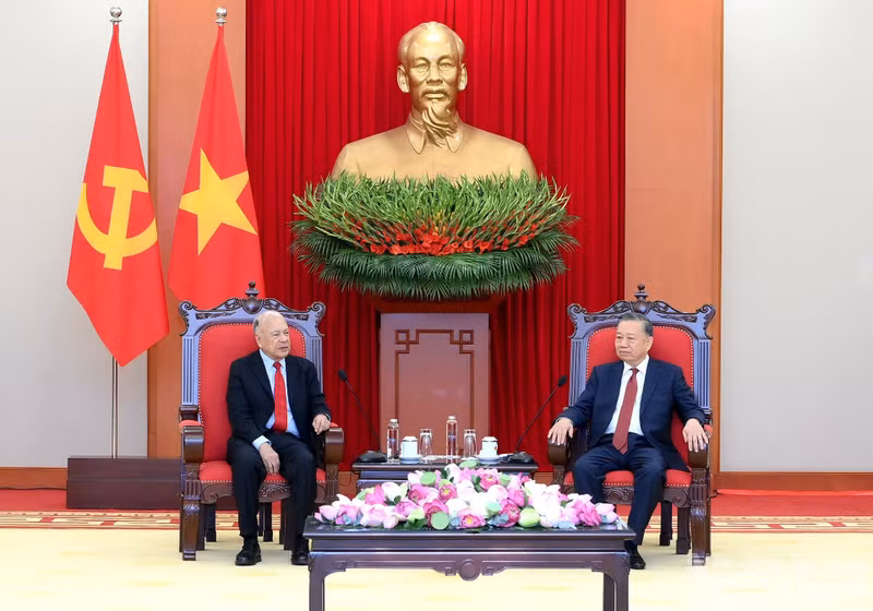 General Secretary and President To Lam receives General Secretary of the Labour Party of Mexico Alberto Anaya Gutierrez. (Photo: DANG KHOA)