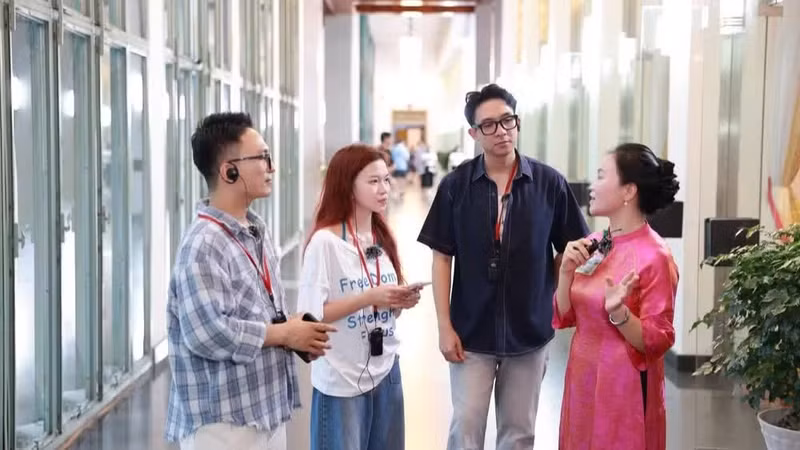 Content creators listen to stories about dishes featured in the livestream session.