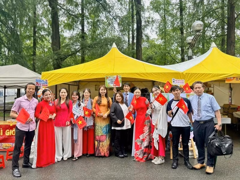 The Saigontourist Group – Vietnam Food Culture Festival attracted thousands of Japanese visitors and overseas Vietnamese living in the Kansai region. (Photo: nhandan.vn)