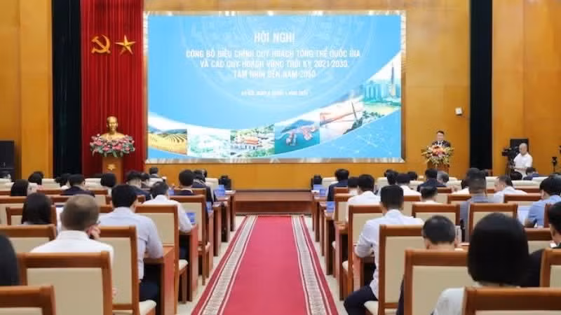 The conference to announce adjustments to the National Master Plan and regional plans for the 2021–2030 period, with a vision to 2050, held in Ha Noi.
