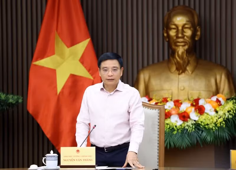 Deputy Prime Minister Nguyen Van Thang has called for swift and effective operations of the Viet Nam International Financial Centre in Ho Chi Minh City and Da Nang. (Photo: baochinhphu.vn)