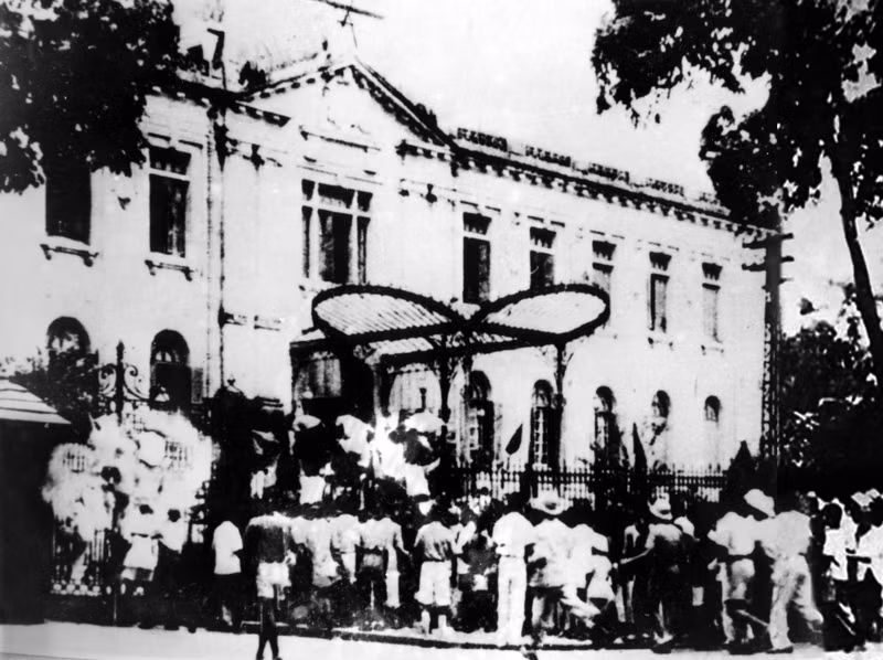 On August 19, 1945, following a mass rally at the Opera House Square, the people of the capital occupied the Tonkin Governor’s Palace, the headquarters of the French puppet administration in the North. (File photo: VNA)